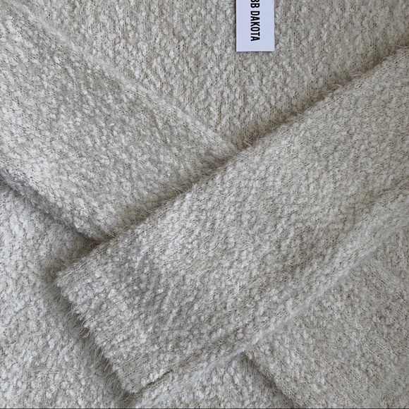 NEW! BB Dakota Get A Crew Sweater - NWT - Picture 7 of 7